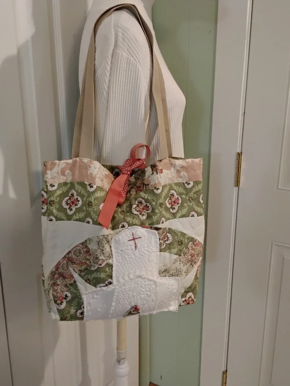 4048 Large Handcrafted Church Applique Quilt Floral Tote Bag with Coral Accent
